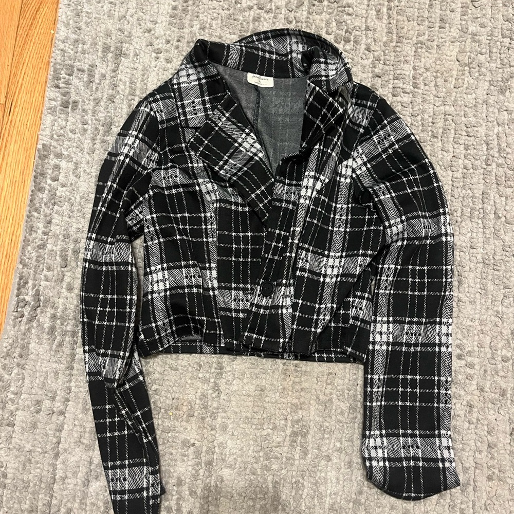 Black and White Flannel Crop-top